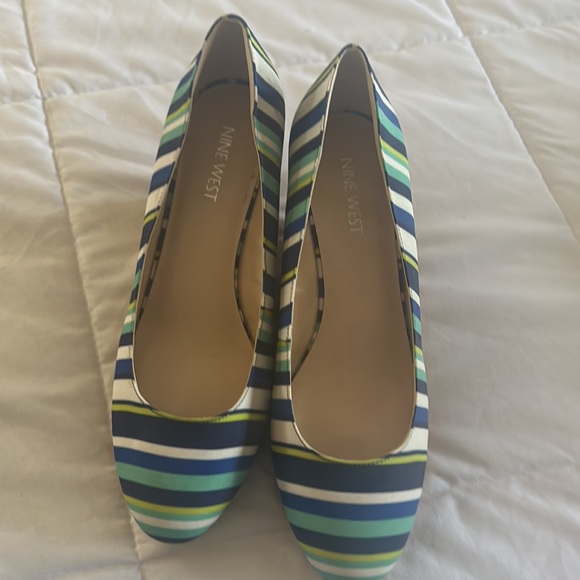 Women Multi colored Wedges. - Picture 2 of 4